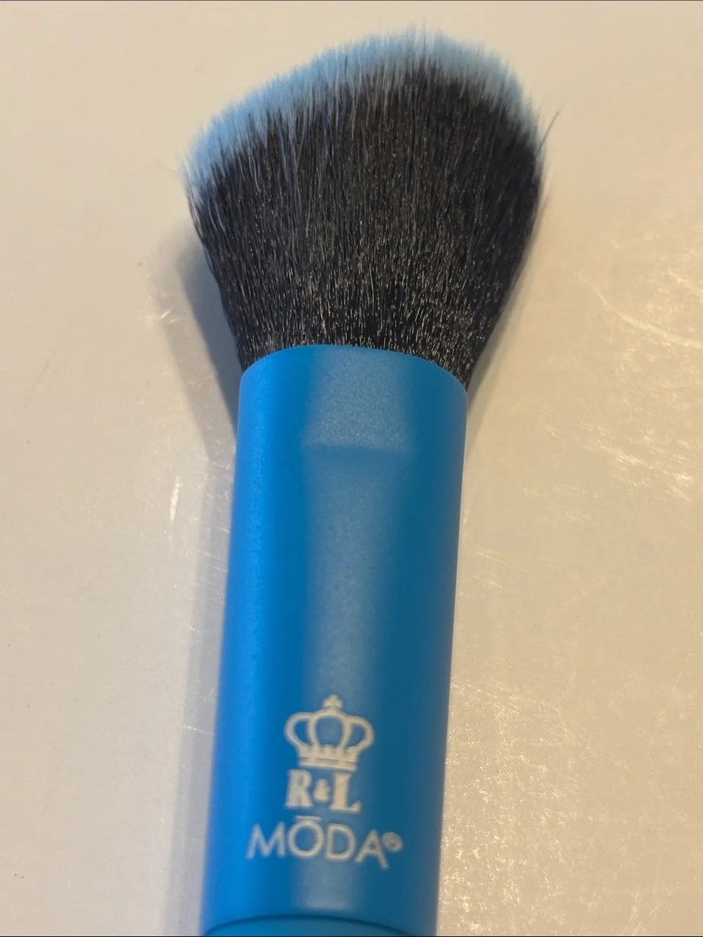 Royal & Langnickel MODA Neon Angle Contour Blush Brush in Blue